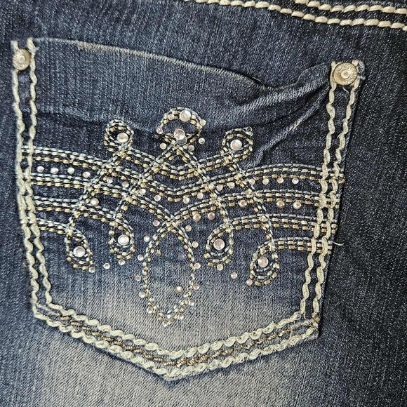 Almost Famous Women's Distressed Bootcut Jeans Sz 22 Med Wash Deco Pockets - Picture 9 of 12